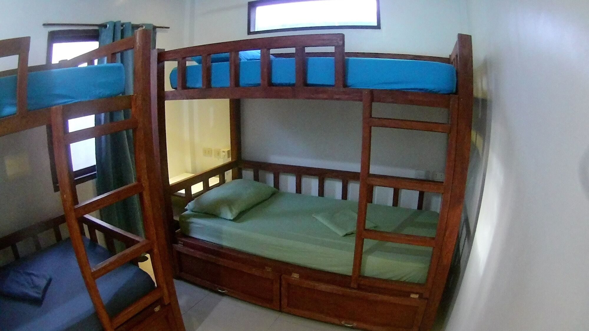 Footprints Homestay (Adults Only) 제너럴 루나 외부 사진