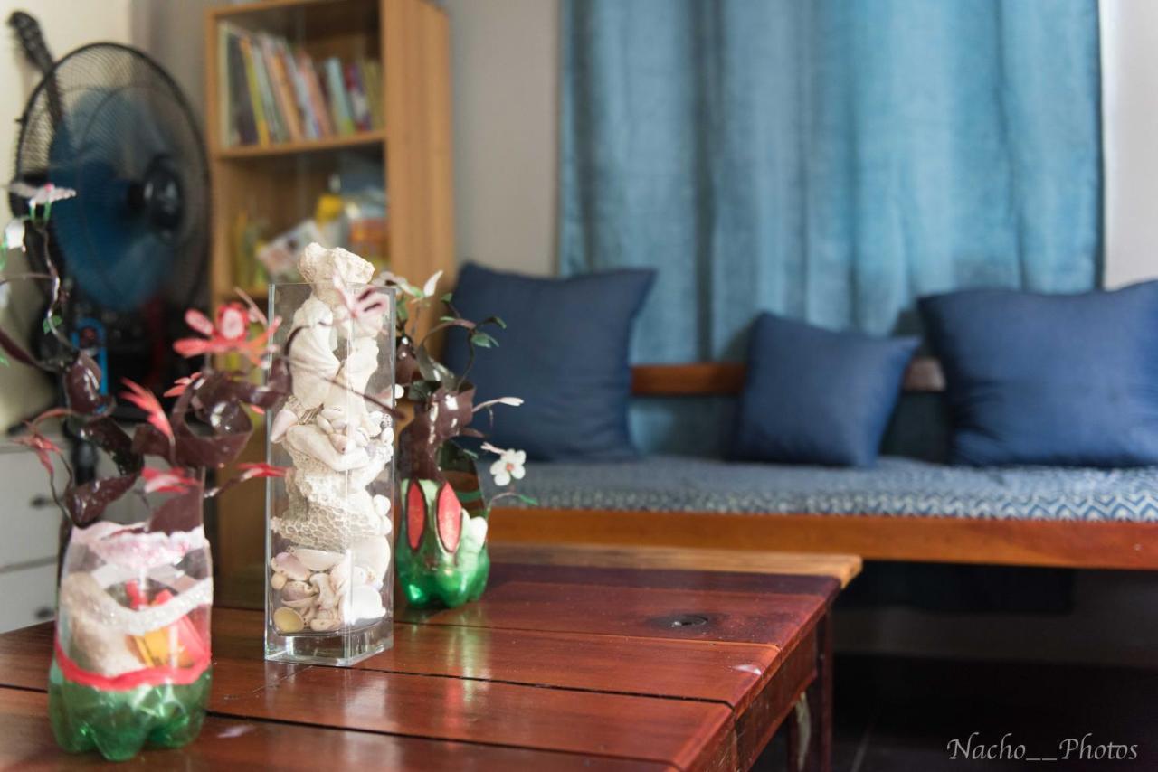 Footprints Homestay (Adults Only) 제너럴 루나 외부 사진