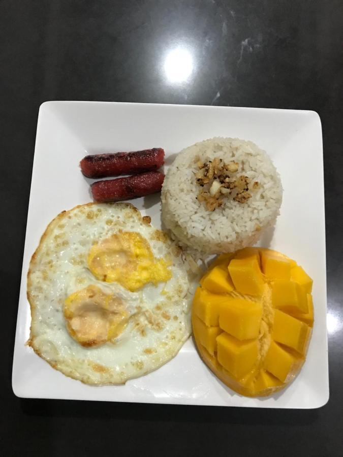Footprints Homestay (Adults Only) 제너럴 루나 외부 사진